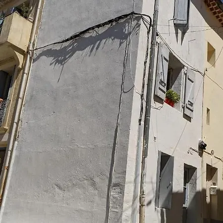 Tiny House 1, 2 Ou 3 Personnes Soeursgrises Centre Historique Coeur De L'herault Occitanie, Vieille De France, Chemin De Compostelle * Безье