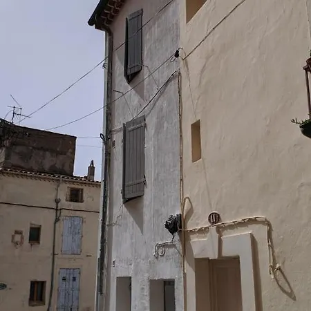 Tiny House 1, 2 Ou 3 Personnes Soeursgrises Centre Historique Coeur De L'herault Occitanie, Vieille De France, Chemin De Compostelle A Pied Ou Velo, Passeport Du Pelerin 24h, Petits Dejeuners Et Repas, 300m Du Centre בית נופש