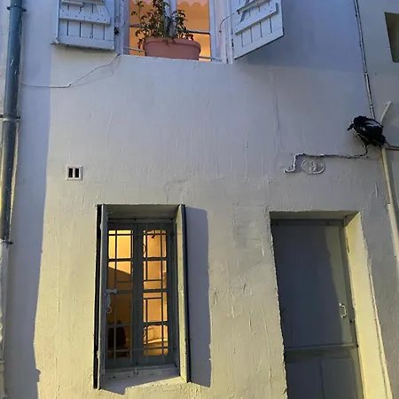 בית נופש Tiny House 1, 2 Ou 3 Personnes Soeursgrises Centre Historique Coeur De L'herault Occitanie, Vieille De France, Chemin De Compostelle A Pied Ou Velo, Passeport Du Pelerin 24h, Petits Dejeuners Et Repas, 300m Du Centre בזייה