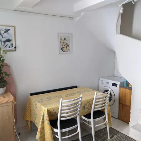 Дом отдыха Tiny House 1, 2 Ou 3 Personnes Soeursgrises Centre Historique Coeur De L'herault Occitanie, Vieille De France, Chemin De Compostelle *