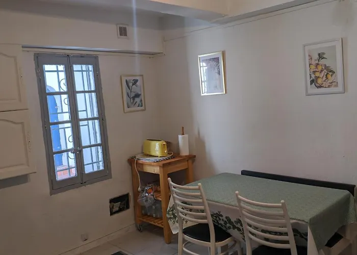 Дом отдыха Tiny House 1, 2 Ou 3 Personnes Soeursgrises Centre Historique Coeur De L'herault Occitanie, Vieille De France, Chemin De Compostelle Безье